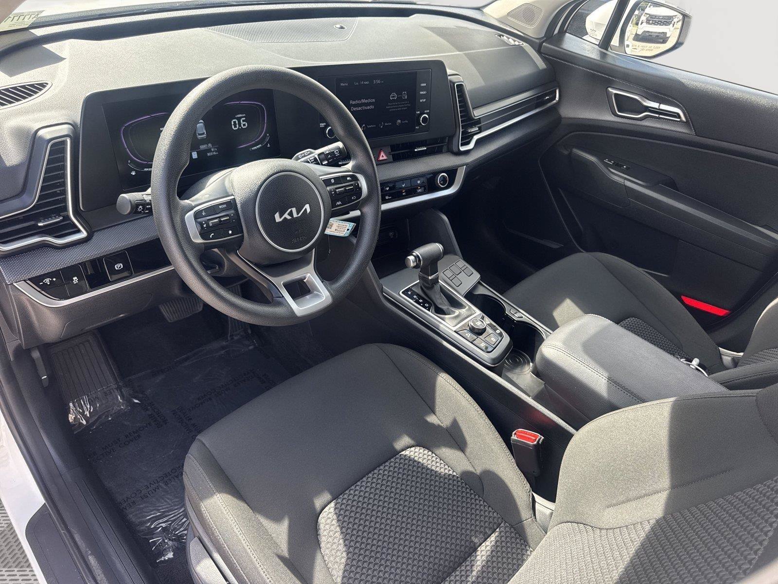 Used 2025 Kia Sportage LX FWD image 10