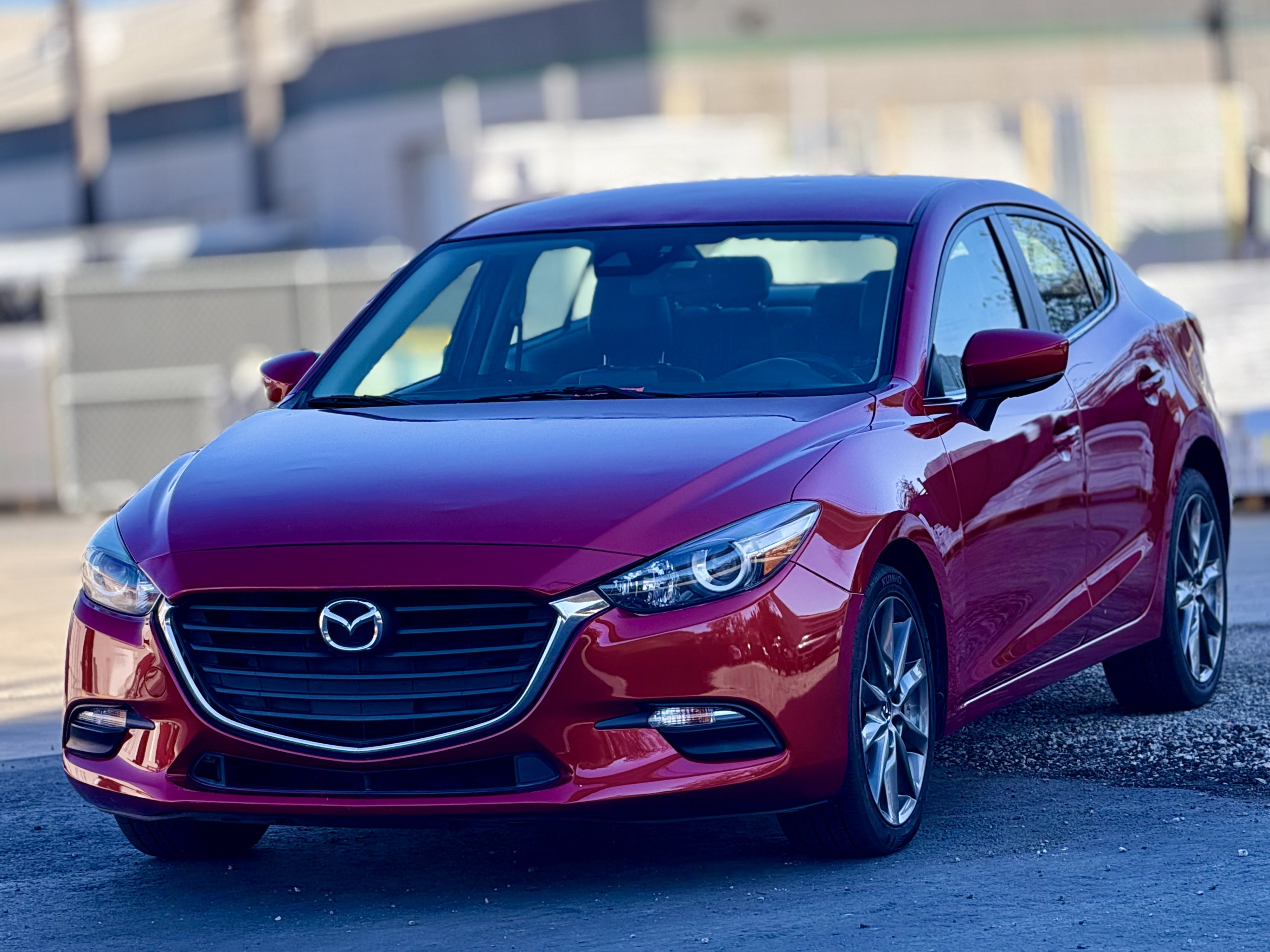 Used 2018 MAZDA MAZDA3 Touring FWD image 4