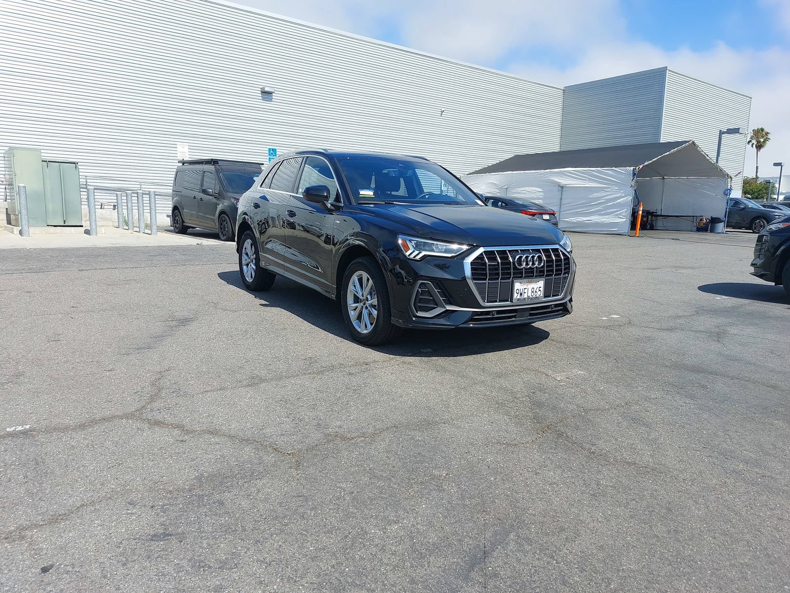 Used 2025 Audi Q3 2.0T Premium w/ Convenience Package AWD/4WD image 2