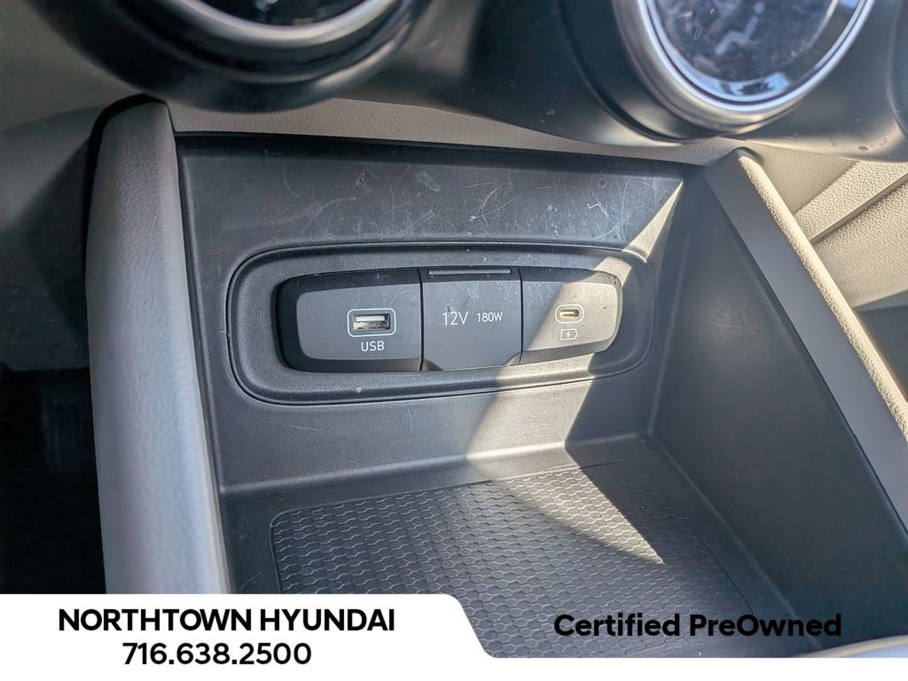 Certified 2023 Hyundai Venue SEL image 17