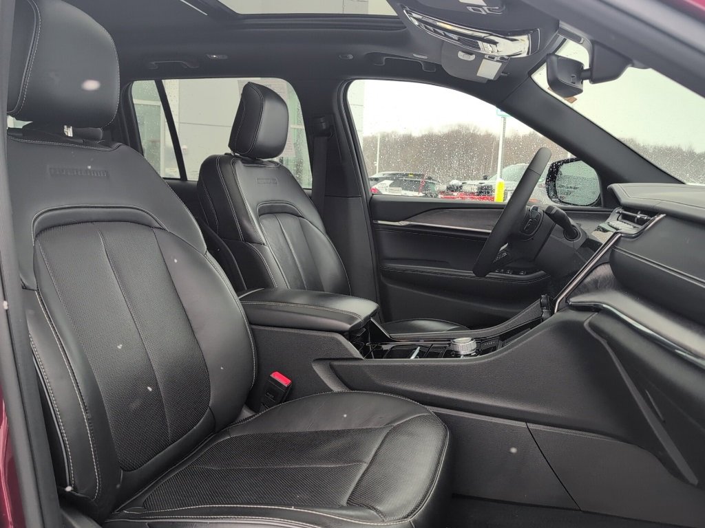Used 2023 Jeep Grand Cherokee Overland image 13