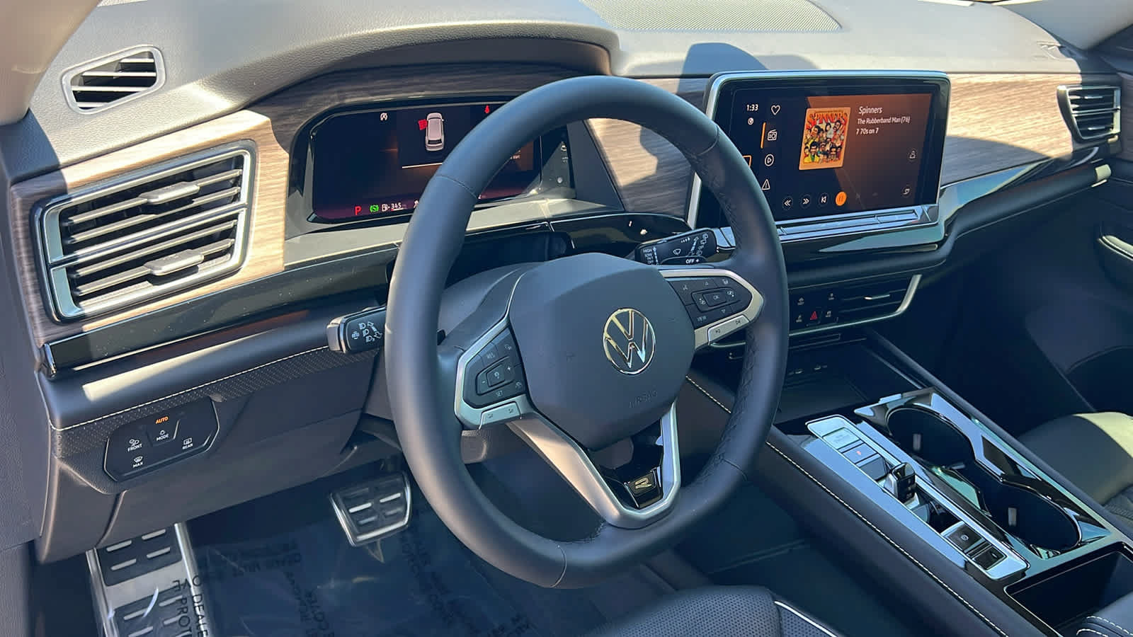 Certified 2025 Volkswagen Atlas SEL Premium R-Line AWD/4WD image 10