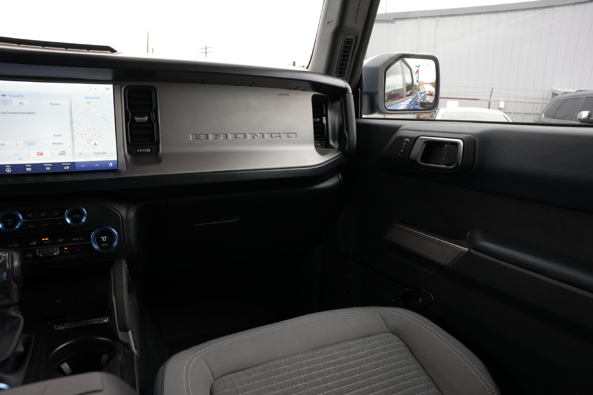 Certified 2023 Ford Bronco Outer Banks w/ Sasquatch Package AWD/4WD image 6