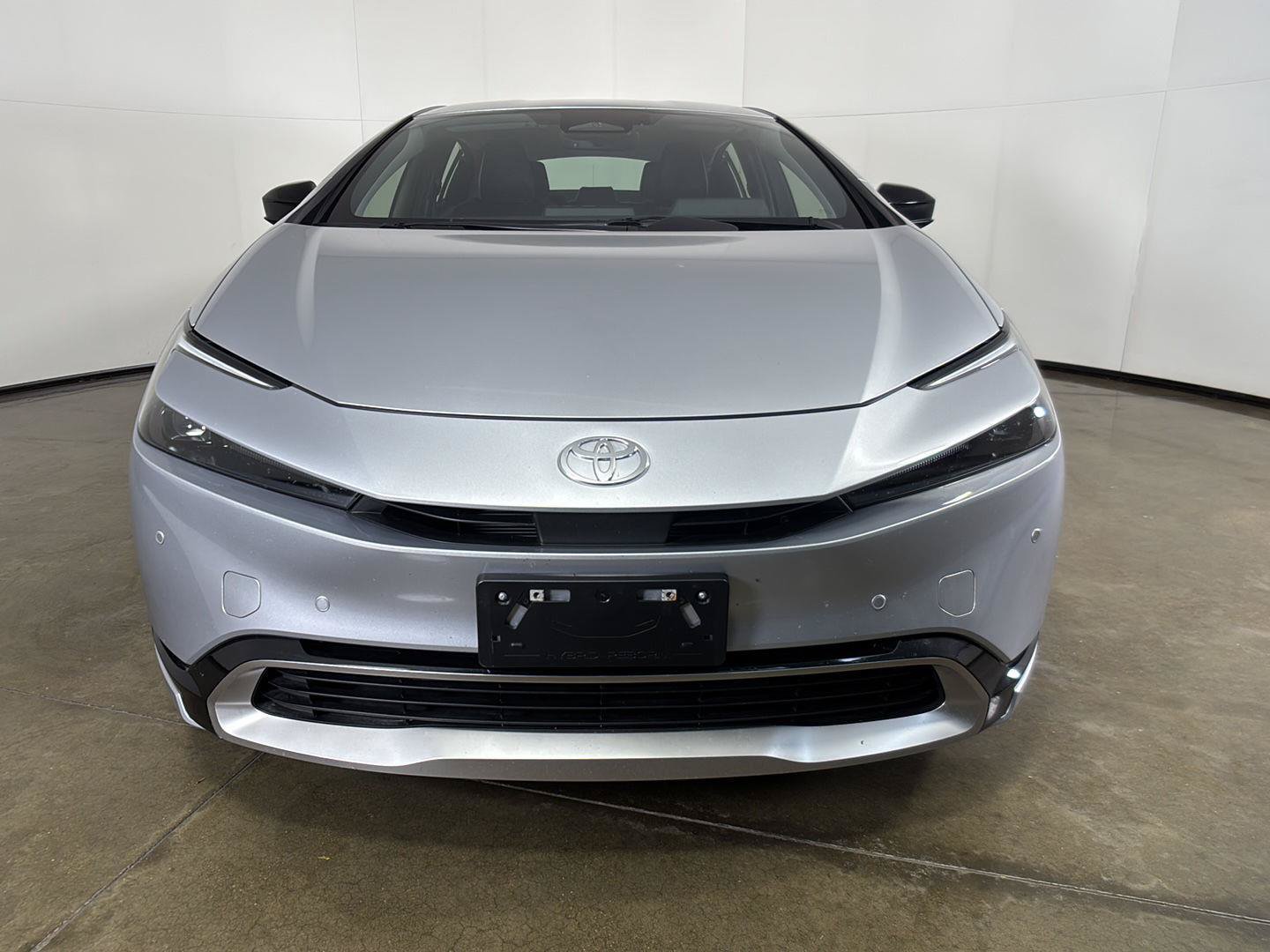 Used 2025 Toyota Prius Plug-In Hybrid FWD image 6