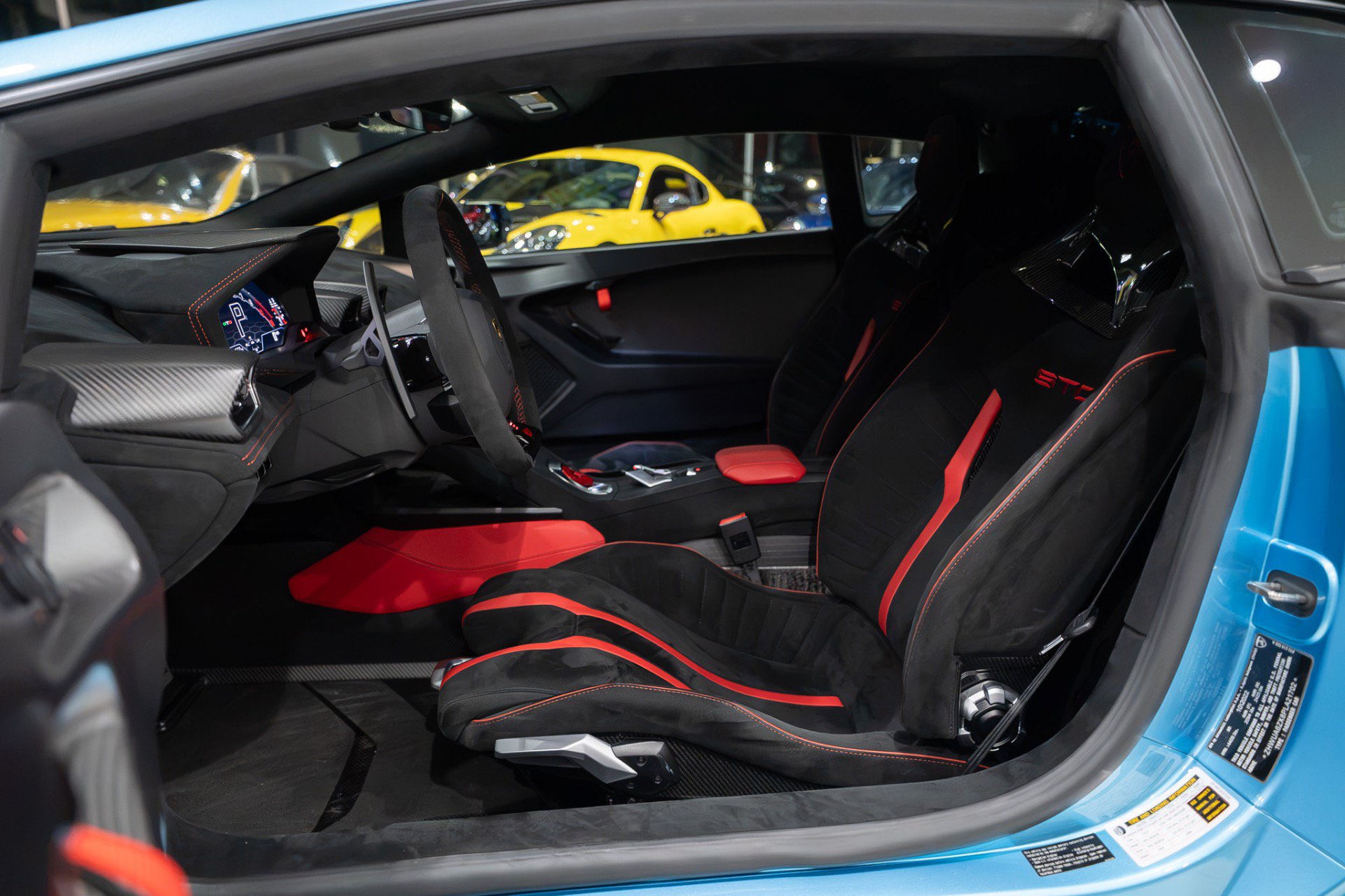 Used 2023 Lamborghini Huracan STO RWD image 9