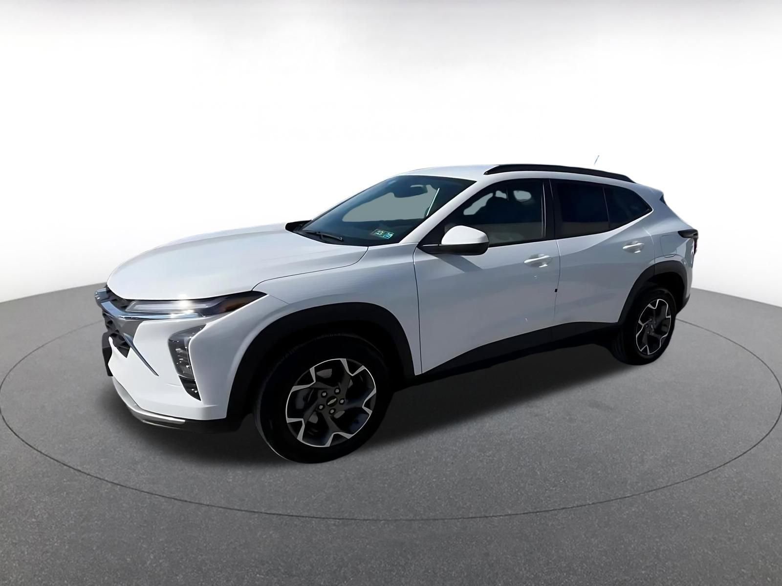 Used 2025 Chevrolet Trax LT image 7