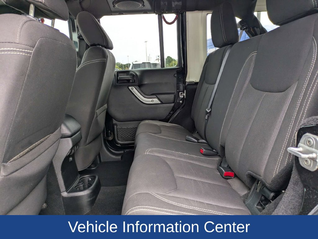 Used 2014 Jeep Wrangler Unlimited Rubicon w/ Connectivity Group AWD/4WD image 14
