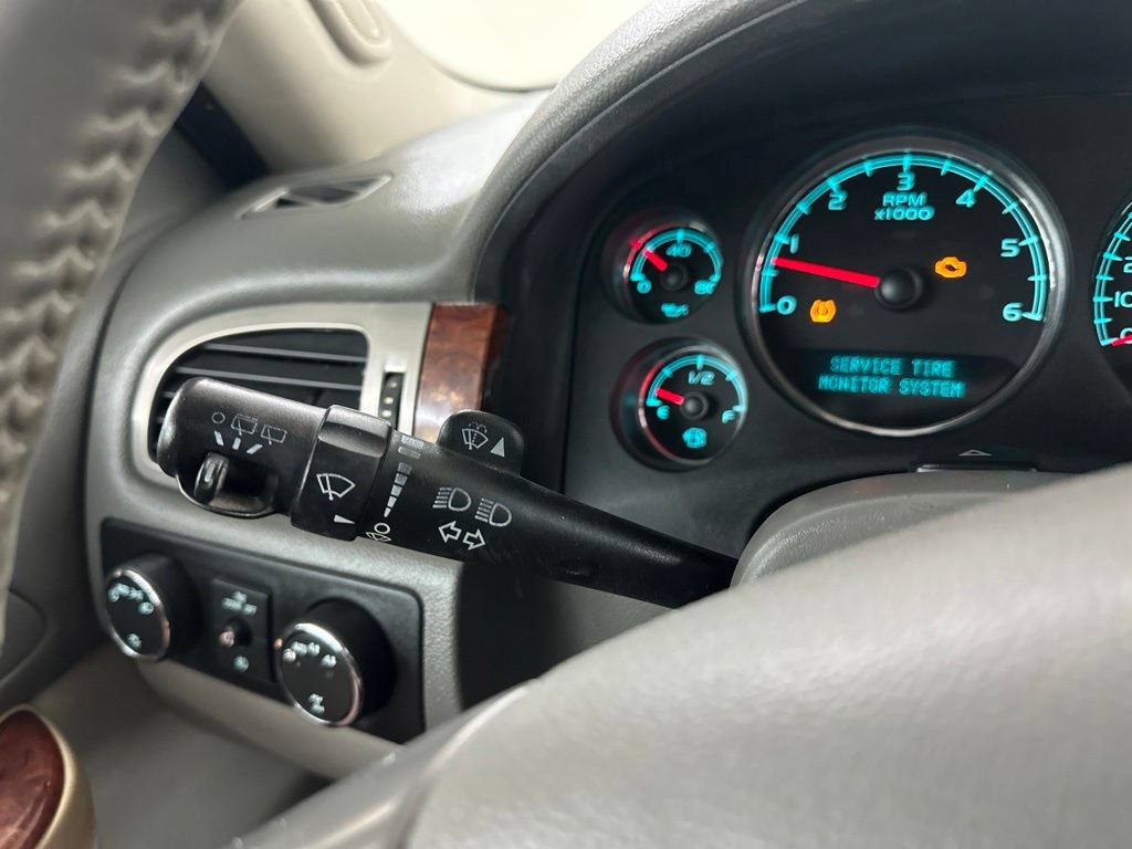 Used 2012 GMC Yukon SLT w/ SLT-2 Equipment Package AWD/4WD image 41