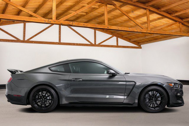 Used 2019 Ford Mustang Shelby GT350 w/ Technology Package image 6
