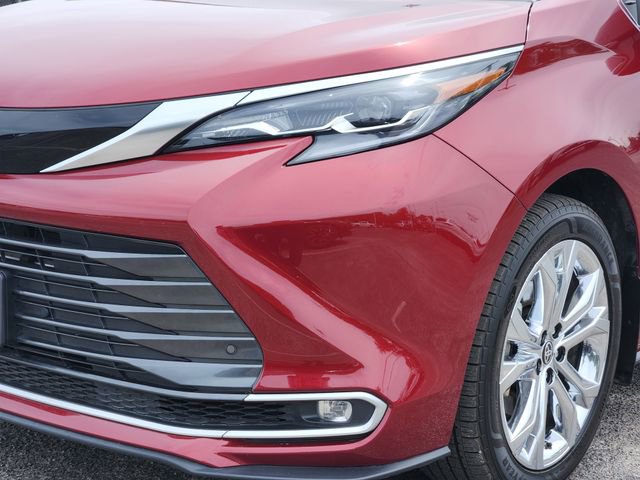 Certified 2024 Toyota Sienna Platinum FWD image 8
