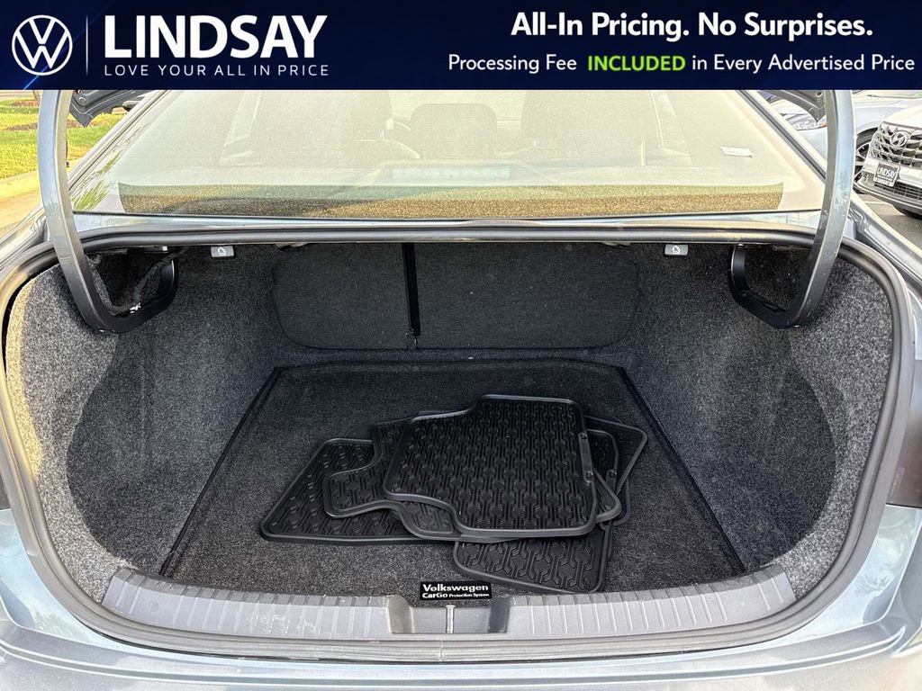 Used 2020 Volkswagen Jetta R-Line w/ R-Line Cold Weather Package image 12