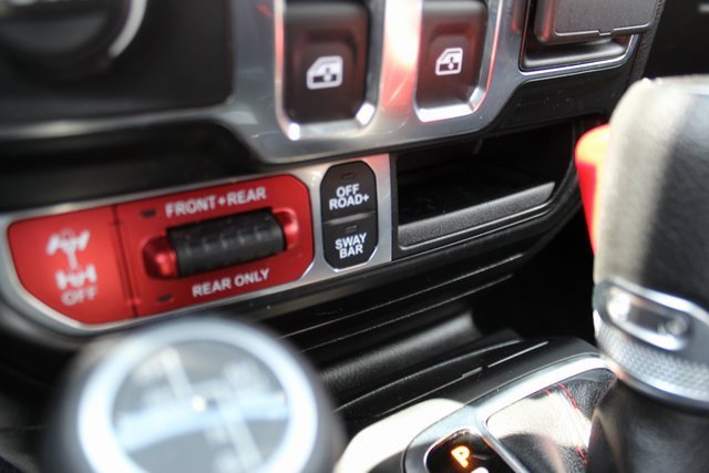 Used 2022 Jeep Wrangler Rubicon w/ Cold Weather Group image 19