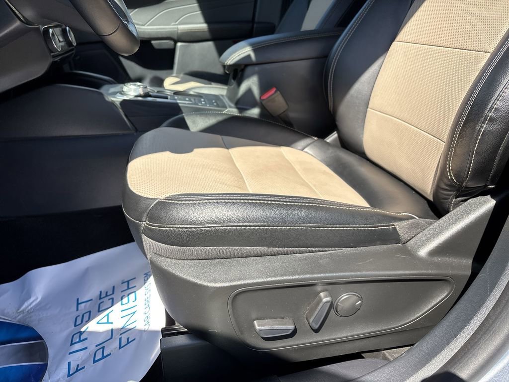 Used 2022 Ford Escape Titanium w/ Titanium Elite Package AWD/4WD image 14
