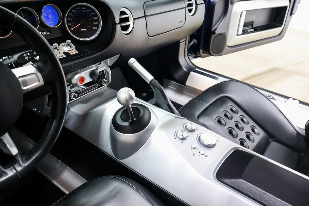 Used 2006 Ford GT RWD image 33
