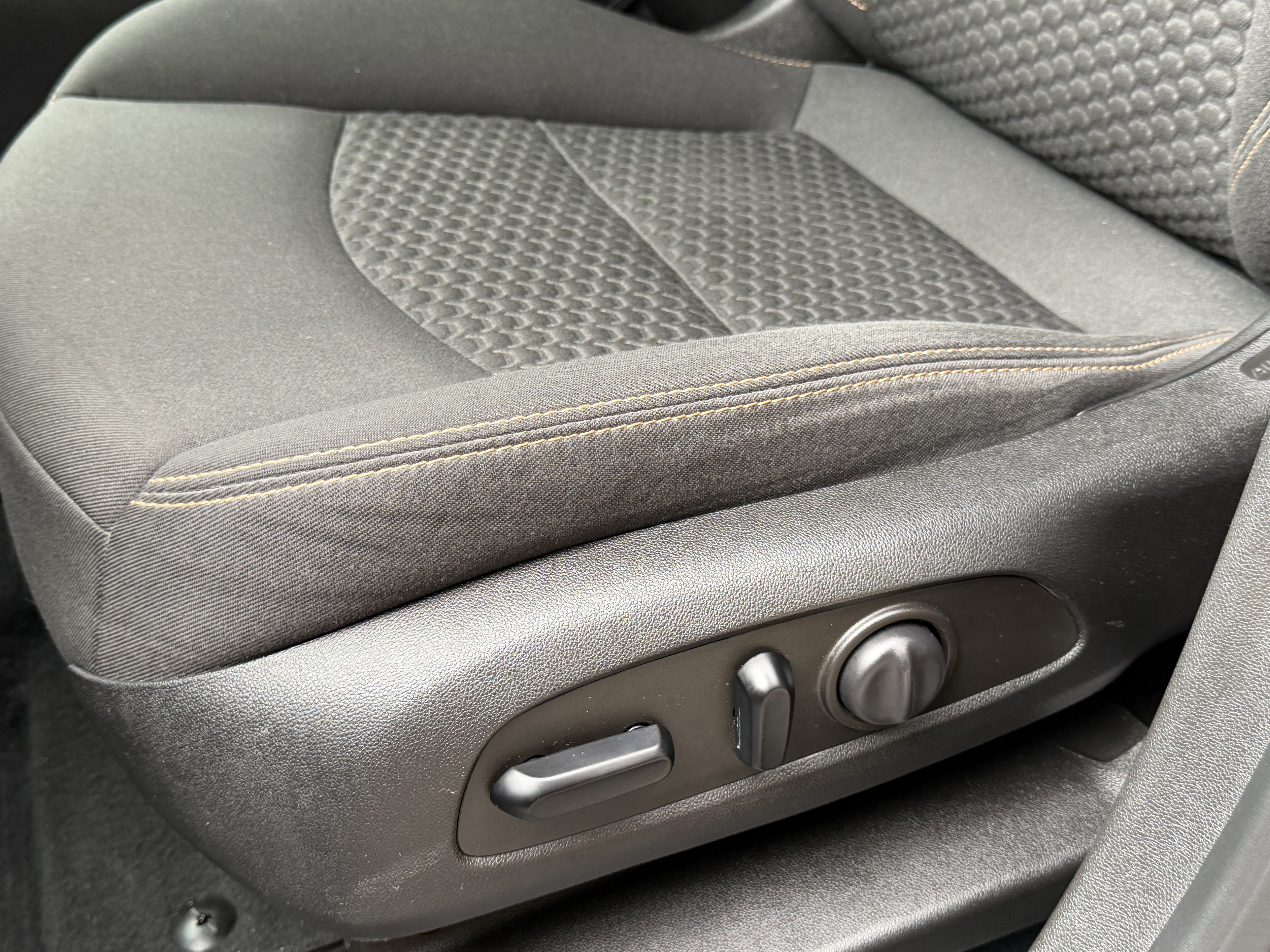 Certified 2021 GMC Terrain SLE w/ Driver Convenience Package image 15