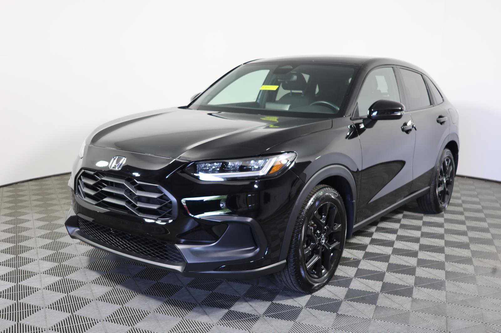 Used 2025 Honda HR-V Sport image 1