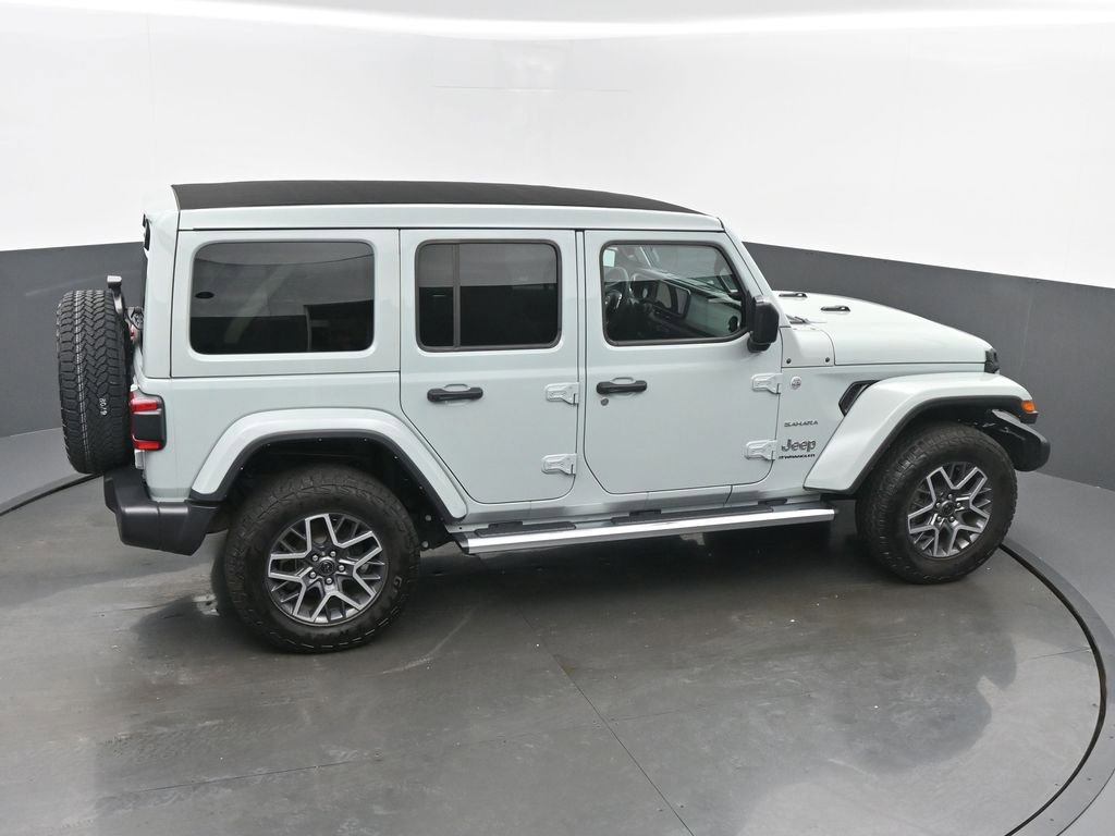 Used 2024 Jeep Wrangler Sahara image 43