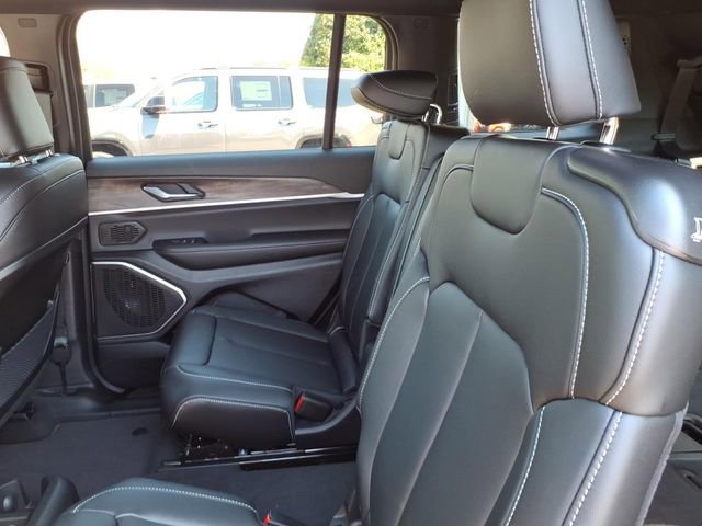 New 2026 Jeep Grand Cherokee L Limited w/ Limited Altitude Package RWD image 8