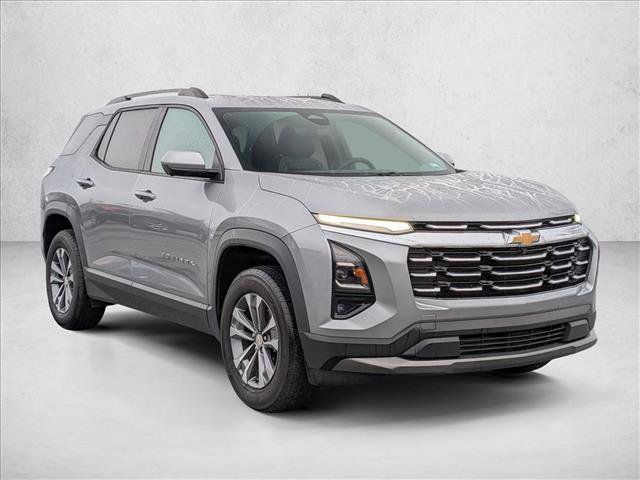 Used 2025 Chevrolet Equinox LT w/ Convenience Package II image 3