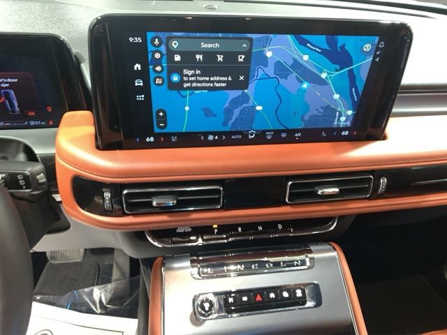 Used 2025 Lincoln Aviator Reserve w/ Illumination Package AWD/4WD image 3