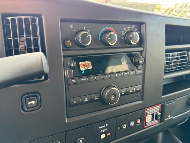 New 2025 Chevrolet Express 2500 Extended w/ Enhanced Convenience Package RWD image 17