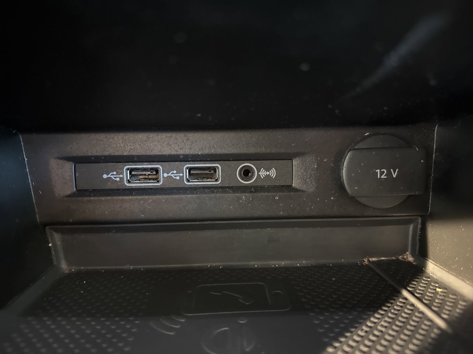 Used 2020 Volkswagen Tiguan SEL w/ 3rd Row Seat Package image 36