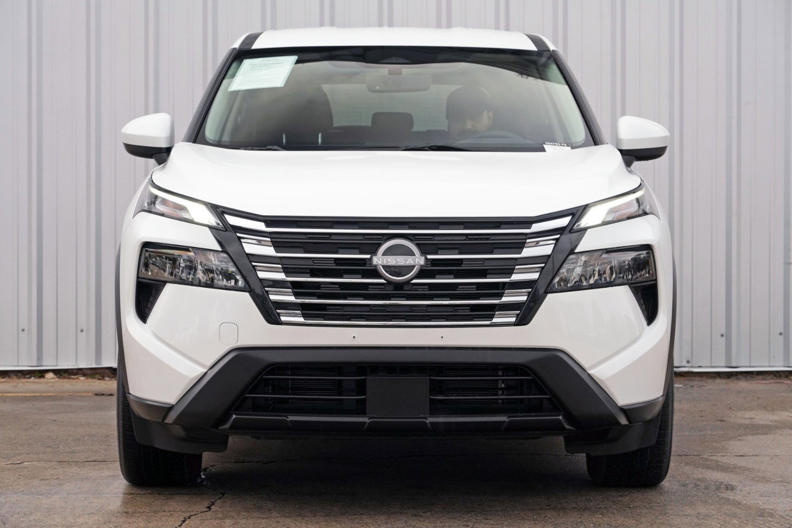 Used 2024 Nissan Rogue SV image 6