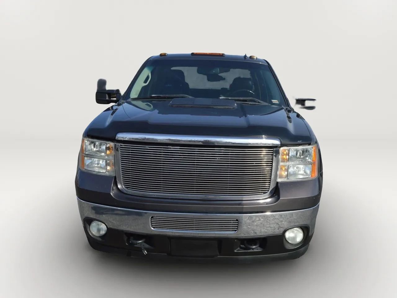 Used 2011 GMC Sierra 3500 SLT w/ SLT Convenience Package image 2