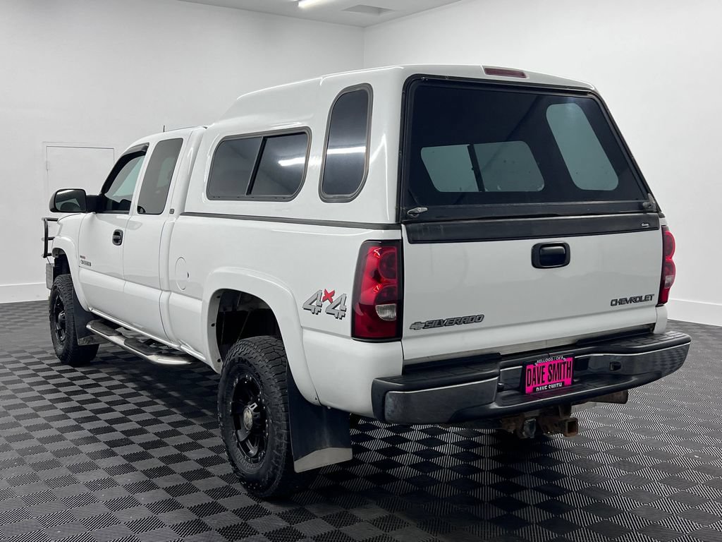 Used 2003 Chevrolet Silverado 2500 LT w/ Skid Plate Package AWD/4WD image 3