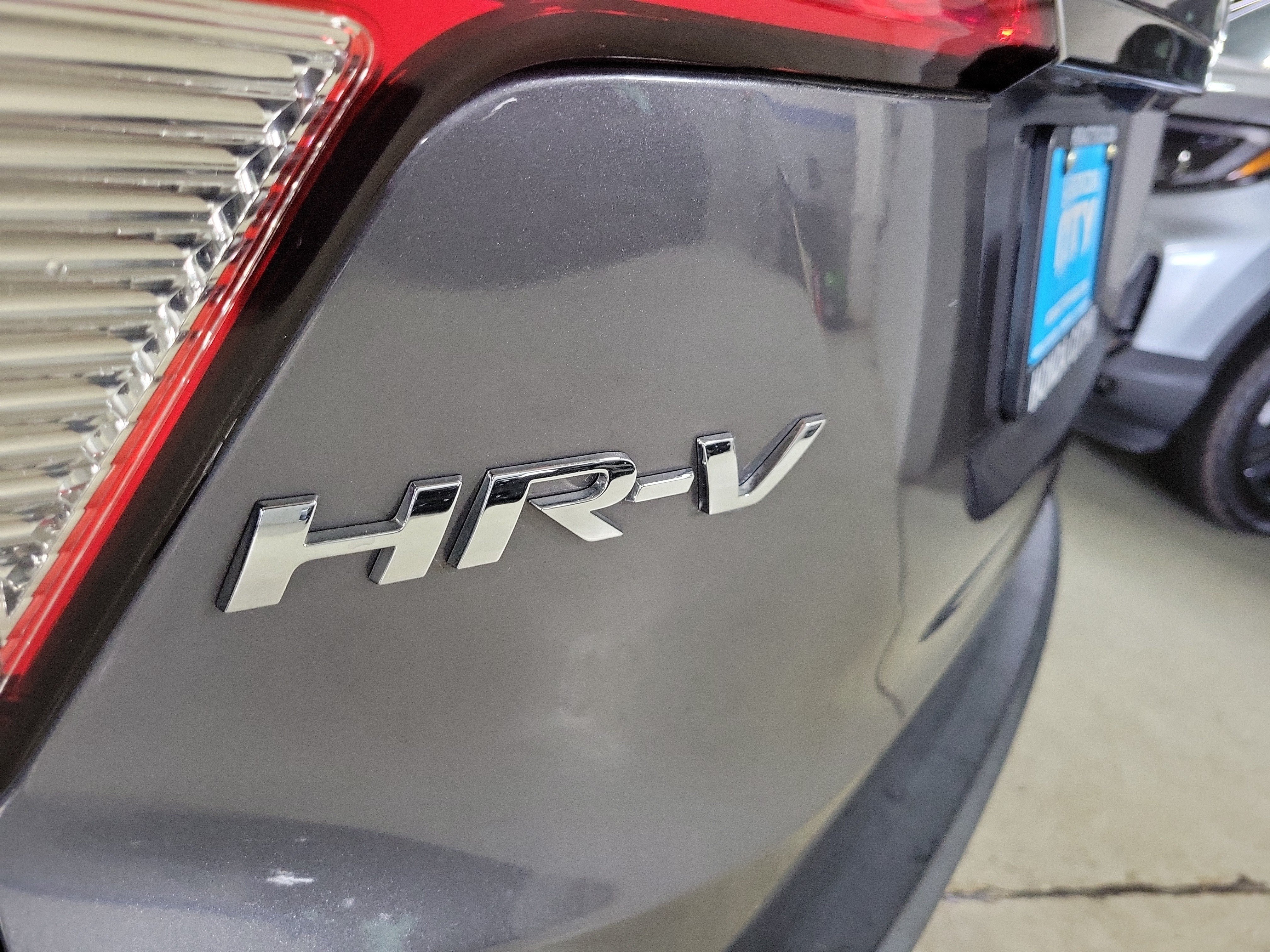 Used 2020 Honda HR-V LX image 8