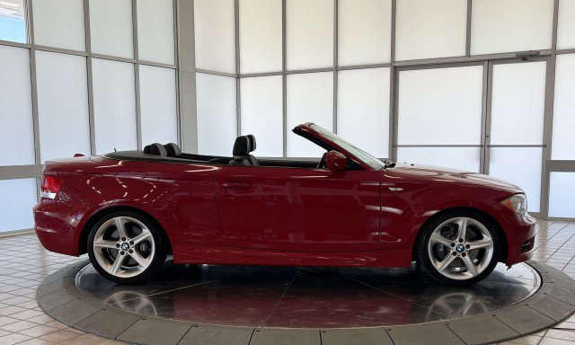 Used 2010 BMW 135i Convertible RWD image 9