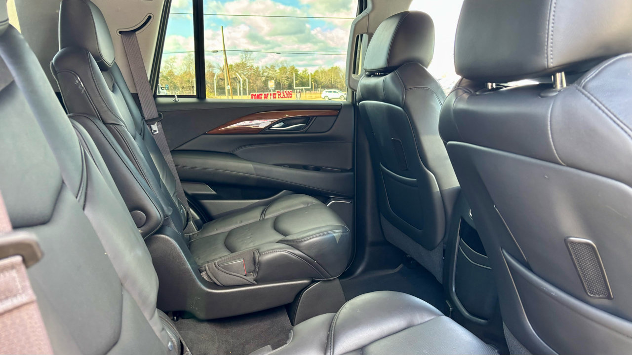 Used 2017 Cadillac Escalade Luxury image 12