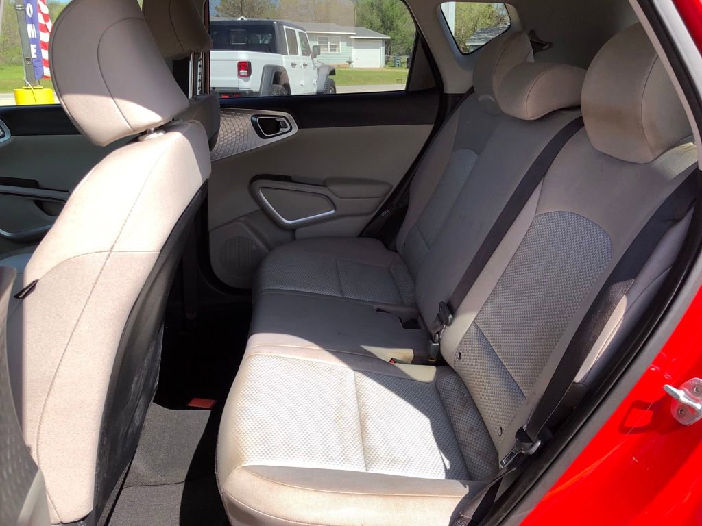 Used 2020 Kia Soul LX image 12