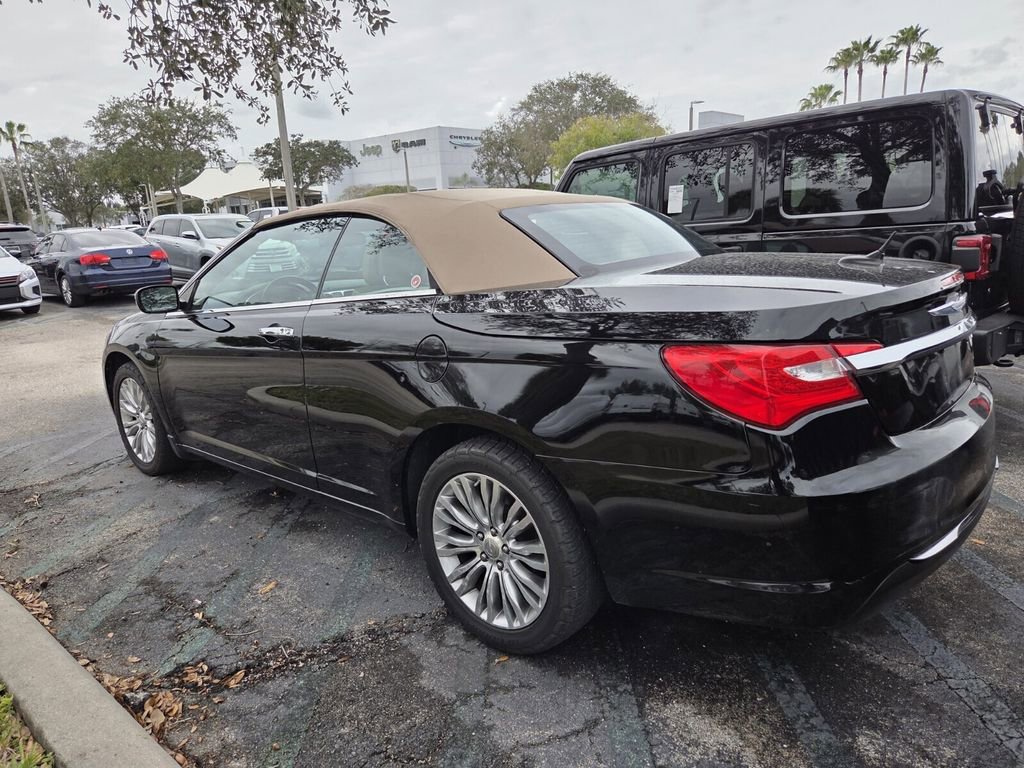 Used 2011 Chrysler 200 Limited image 4