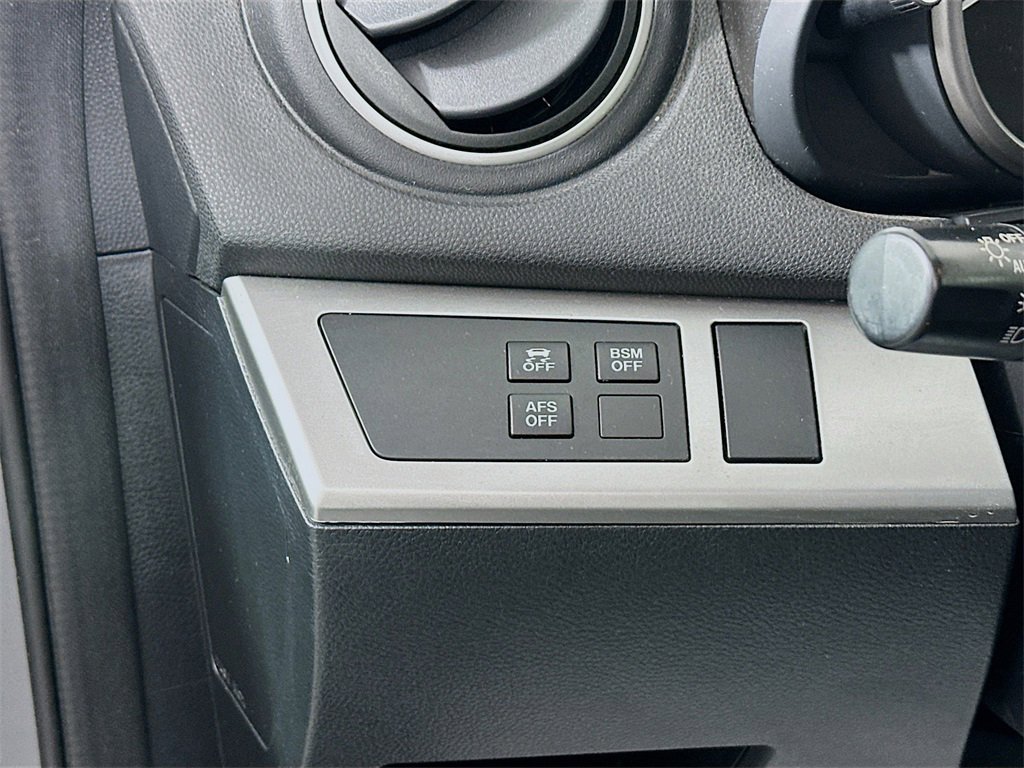 Used 2012 MAZDA MAZDA3 i Grand Touring w/ Tech Pkg image 10