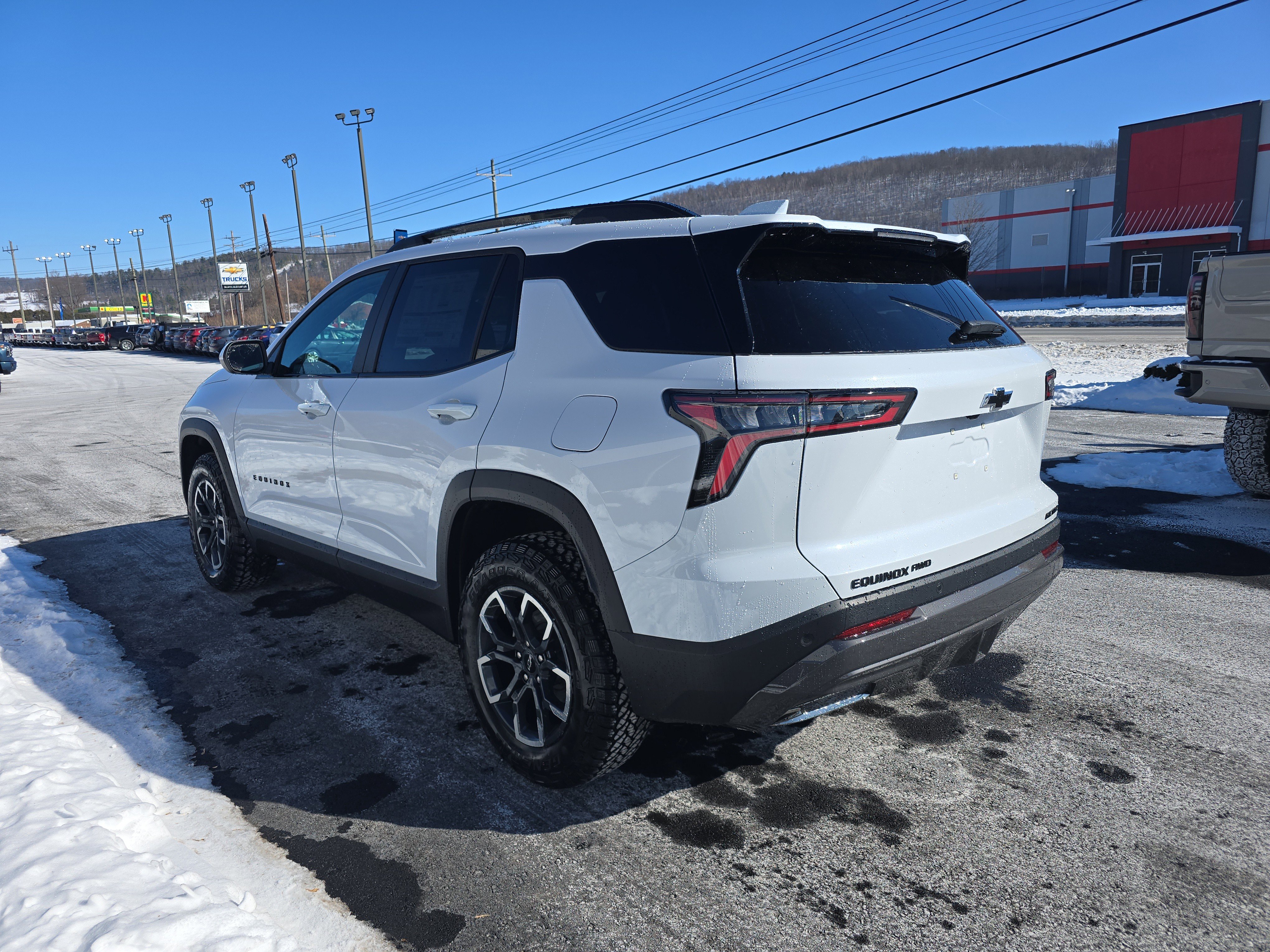 New 2026 Chevrolet Equinox ACTIV AWD/4WD image 6