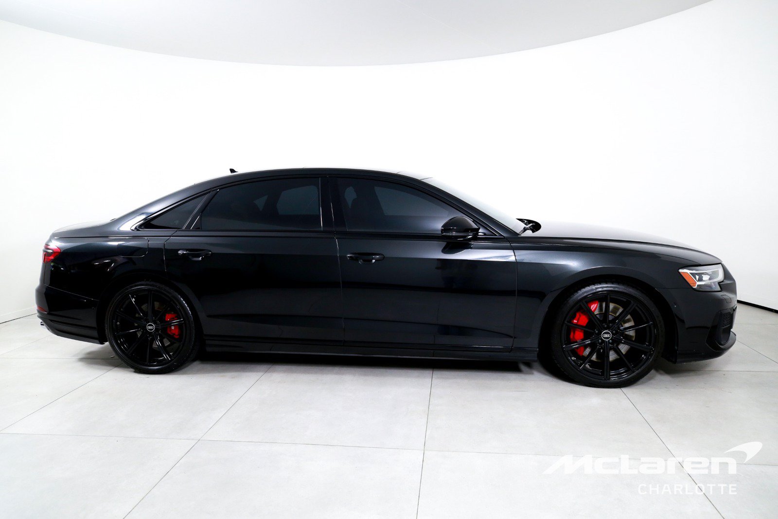 Used 2023 Audi S8 w/ S8 Comfort Plus Package AWD/4WD image 9