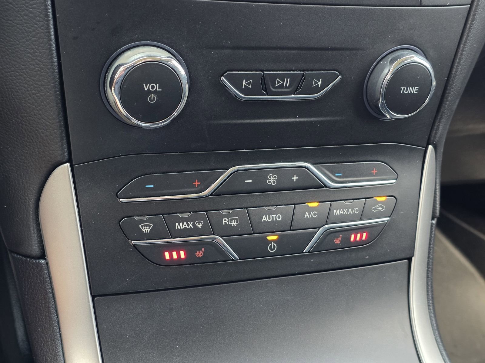 Used 2020 Ford Edge SEL w/ Convenience Package image 23