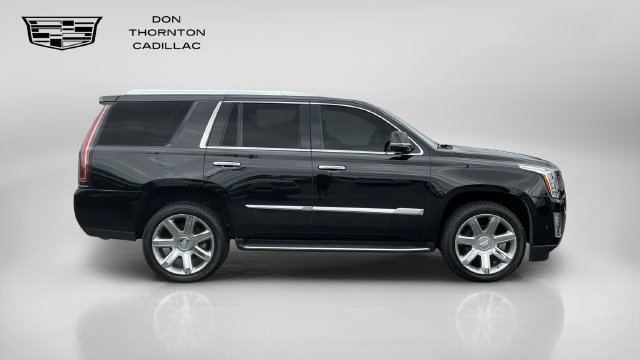 Used 2020 Cadillac Escalade Premium Luxury AWD/4WD image 6