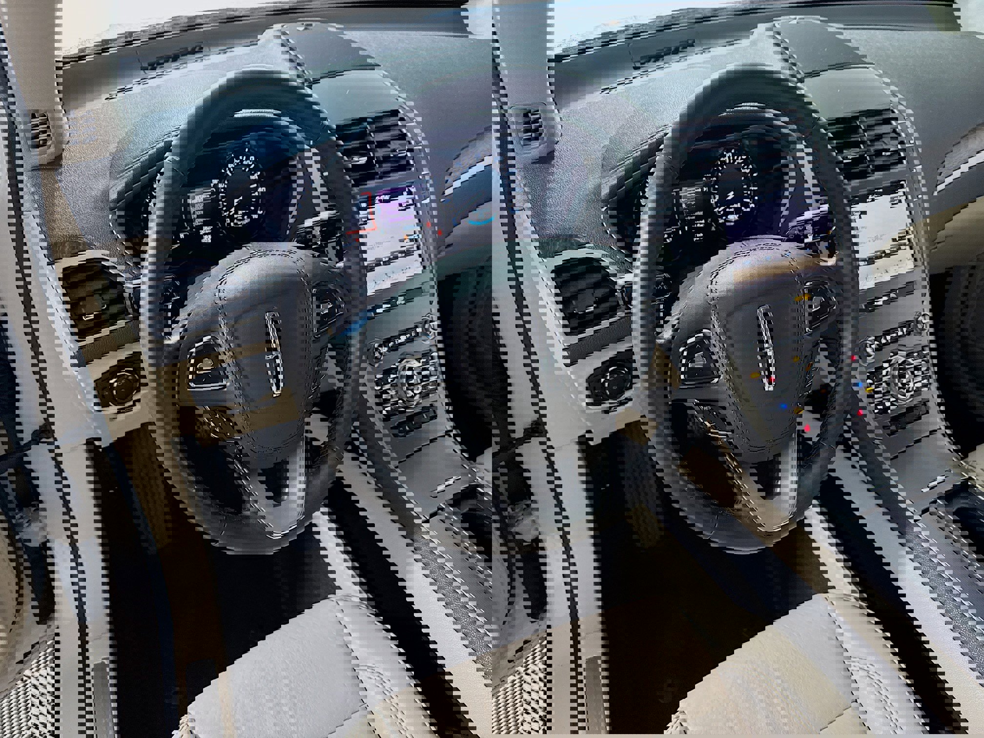 Used 2019 Lincoln MKZ Reserve image 23