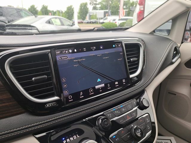 Used 2022 Chrysler Pacifica Limited FWD image 16