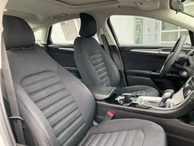 Used 2016 Ford Fusion SE FWD image 10