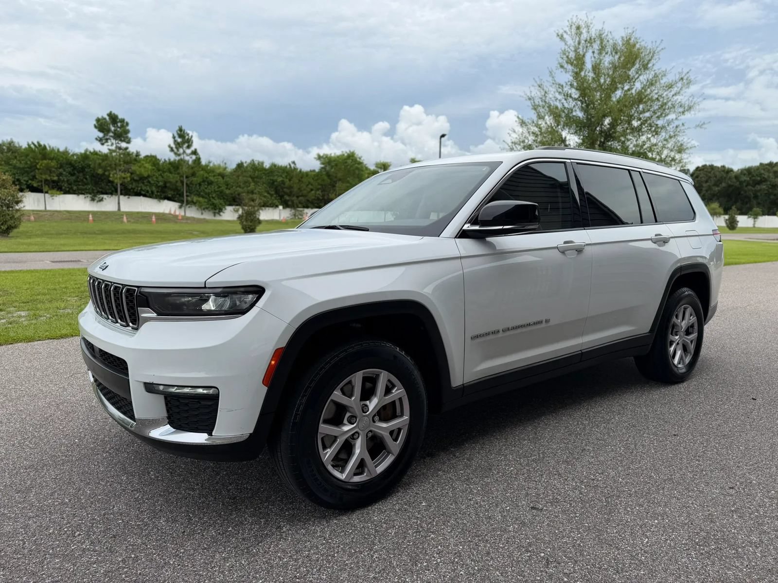 Used 2021 Jeep Grand Cherokee L Limited AWD/4WD image 5
