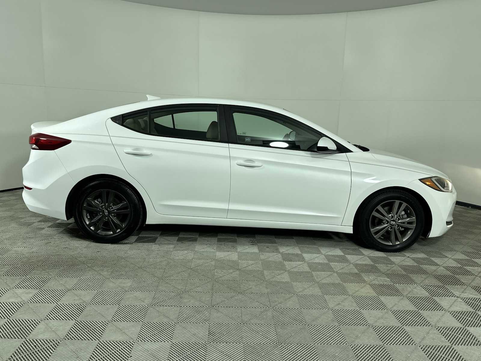 Used 2018 Hyundai Elantra SEL w/ Cargo Package image 9