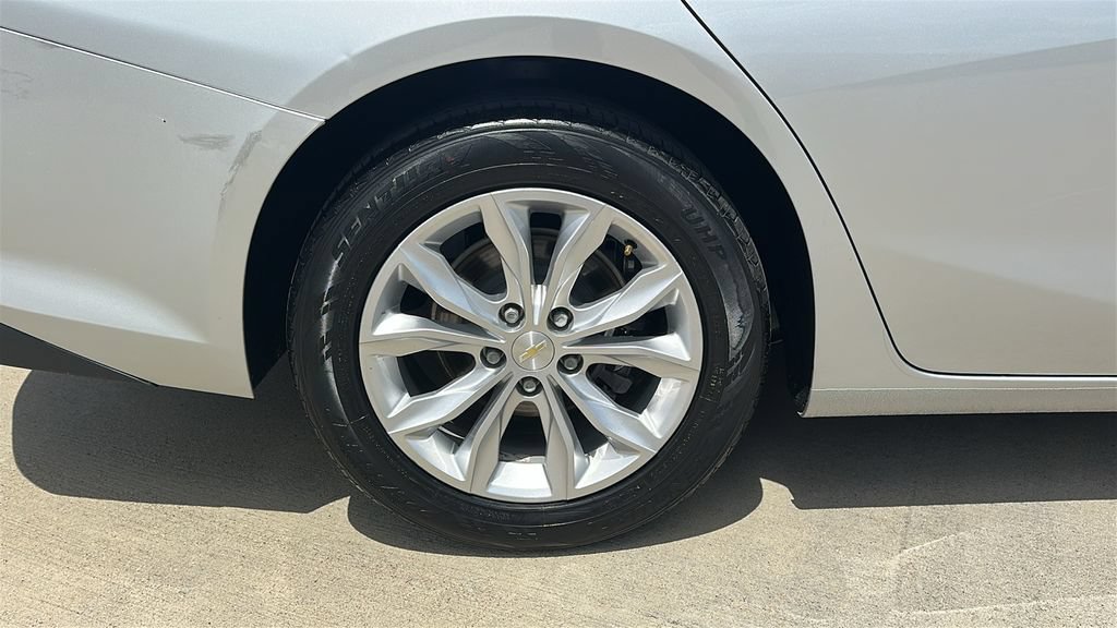 Used 2021 Chevrolet Malibu LT FWD image 17