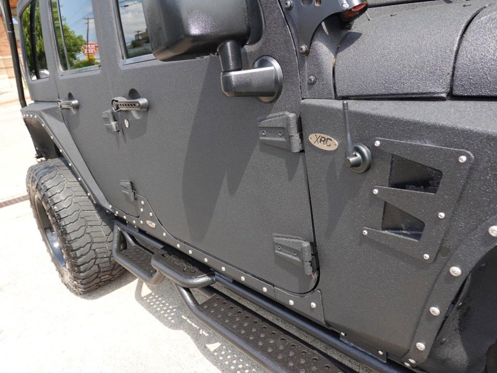 Used 2015 Jeep Wrangler Unlimited Sahara w/ Max Tow Package AWD/4WD image 11