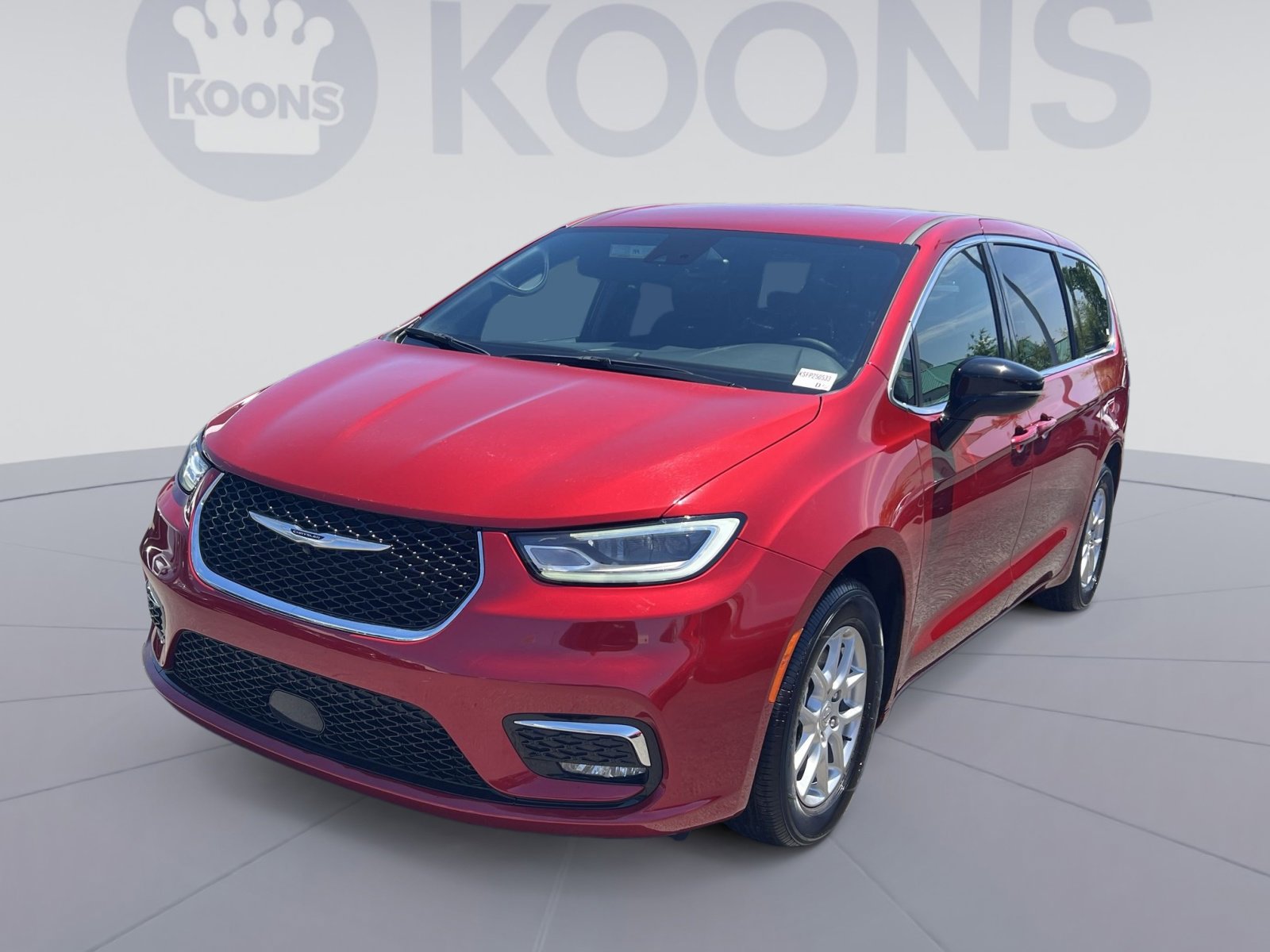 Used 2025 Chrysler Pacifica Select FWD image 5