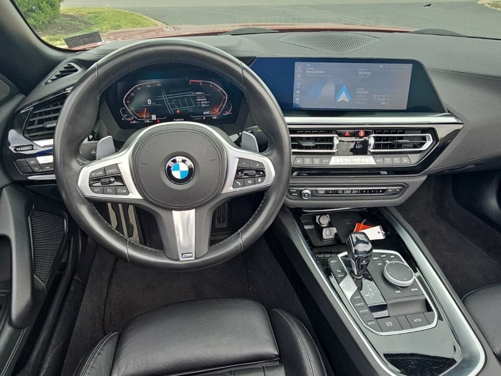 Used 2020 BMW Z4 sDrive30i w/ M Sport Package RWD image 2