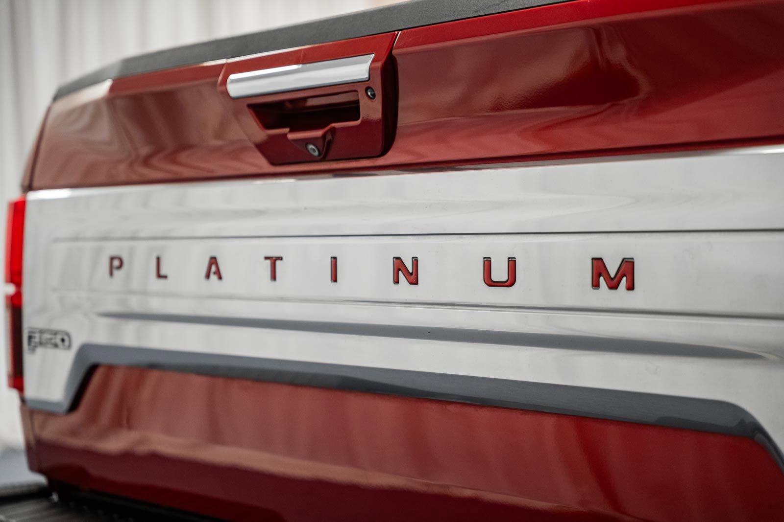 Certified 2018 Ford F150 Platinum w/ Equipment Group 701A Luxury image 10