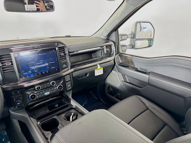New 2026 Ford F250 Lariat w/ Chrome Package image 24